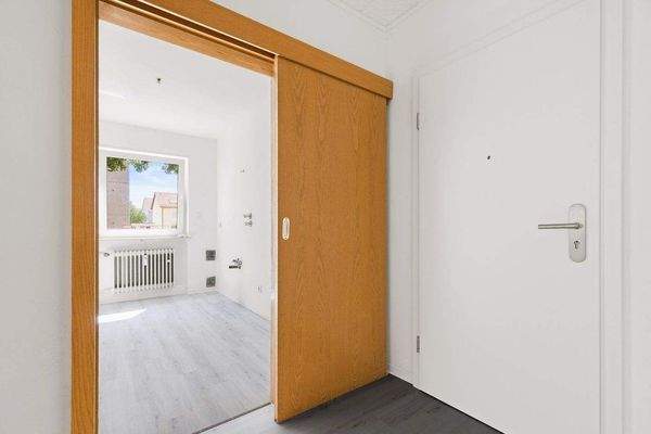 Whg Eingang mit Blick in Küche