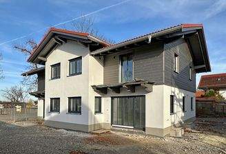 Gebäudeansicht - Gartenseite