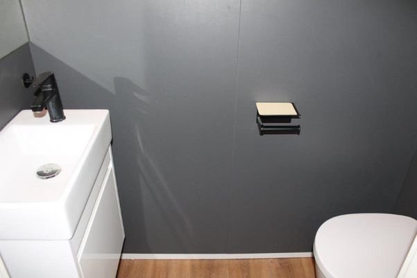 Gäste-WC - mit Element Wasser