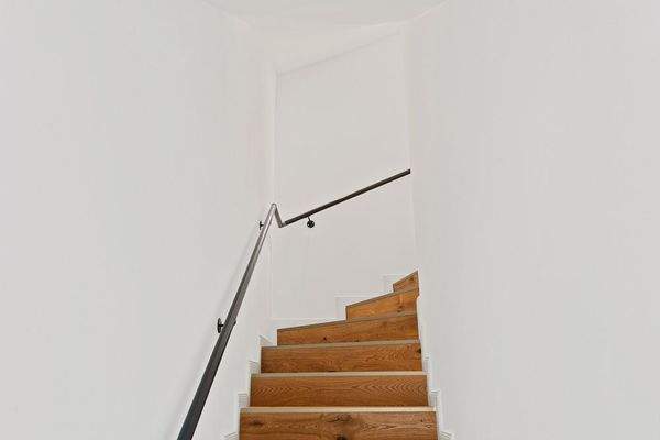 Treppe mit Handlauf