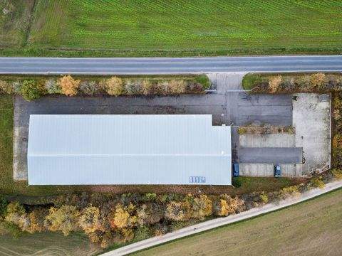 Karlshausen Halle, Karlshausen Hallenfläche