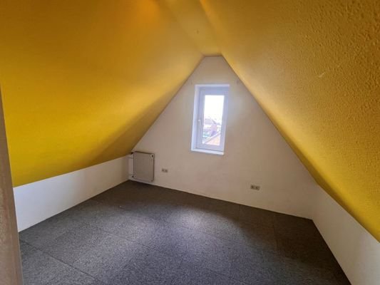 Raum 2 im Spitzboden