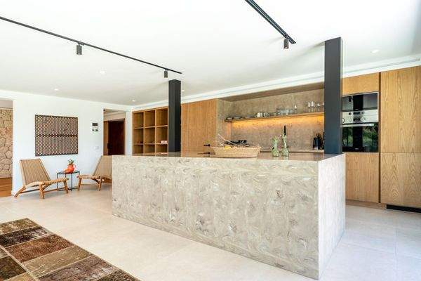 8f44e189-caef-44f1-b915-d73e7f8a8846