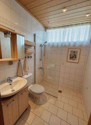 Wannenbad neu möbliert