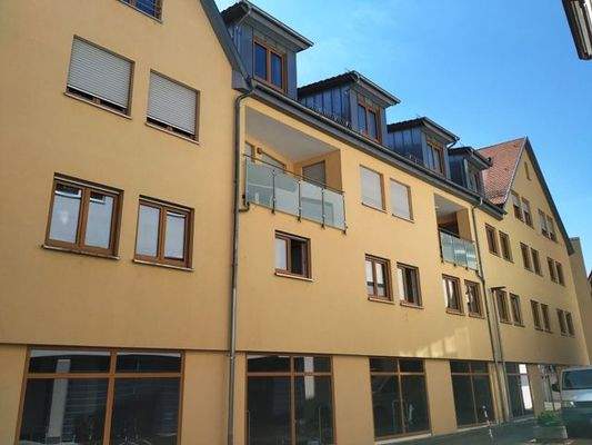 Treppenhaus mit Aufzug