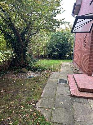 Garten und Eingangsbereich