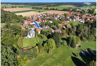 Großes Anwesen mit Traumgarten