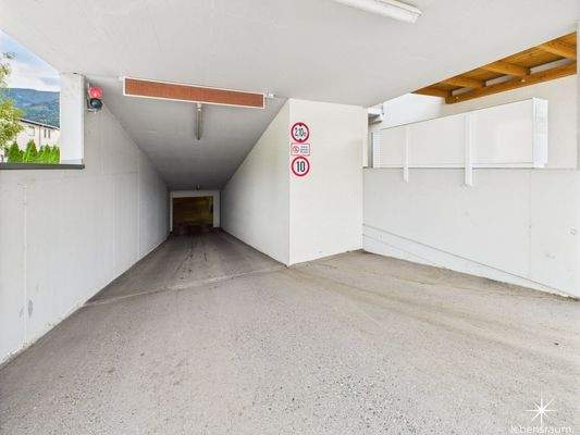 Einfahrt Tiefgarage.