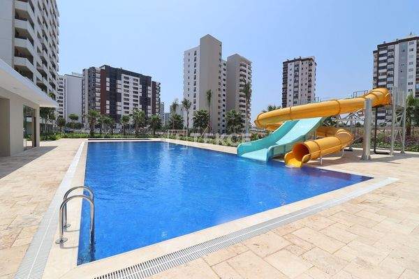 Stylish Apartment Within Walking Distance to the Sea in Tece Mersin