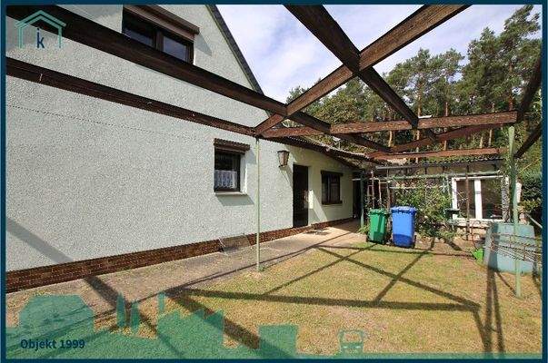 1999 Seitenansicht mit Blick zum Eingang.jpg