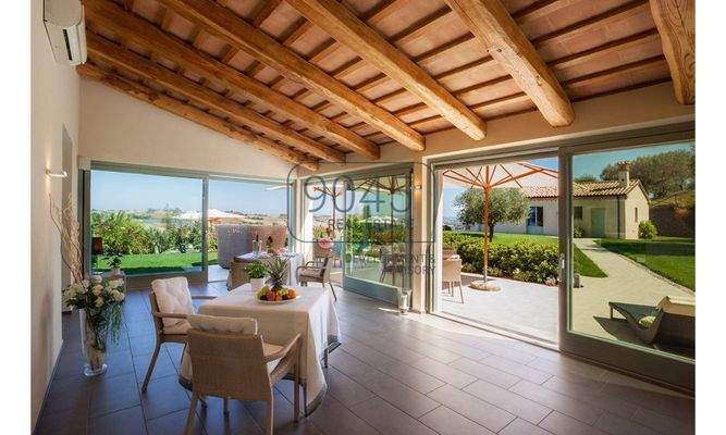 Luxusvilla mit Gästehaus und Panoramablick – Nähe Adria, Marken