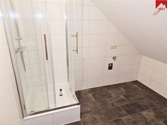 Whg. 5: Badezimmer mit Waschmaschinenanschluss