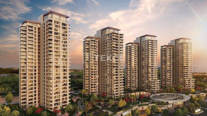 Apartments in a 5-Pool Complex Close to the Coast in Kartal Istanbul