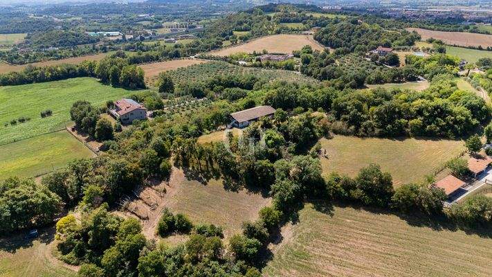 Blick von oben auf das Grundstück