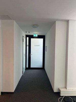 Ladenfläche - 1.JPG