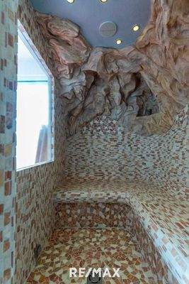 Dampfsauna im Wellnessbereich