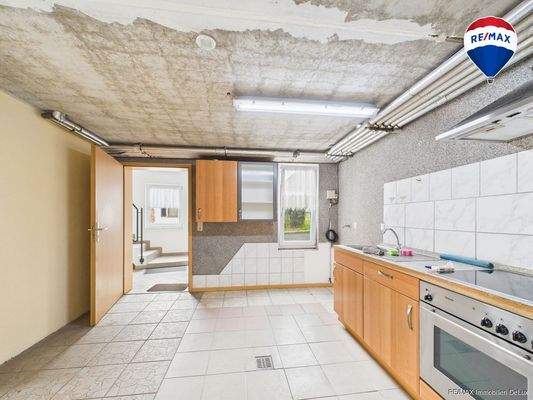 RE/MAX Immobilien DeLux Zweifamilienhaus Lebach - Steinbach  Küche