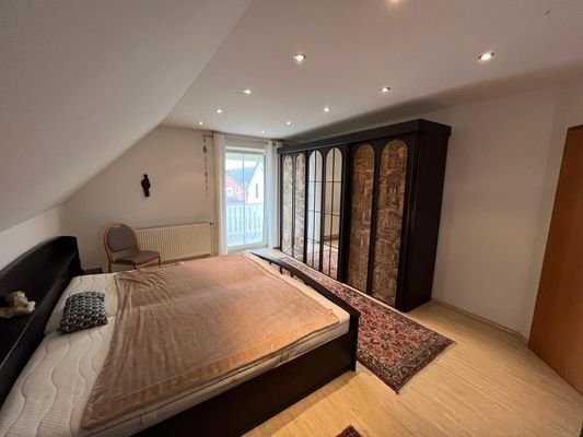 Elternschlafzimmer mit Balkon
