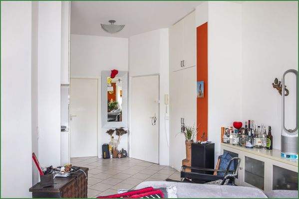 Dielenbereich mit praktischem Einbauschrank