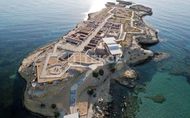 Semi Detached Villas Close to City and the Beach in Alicante