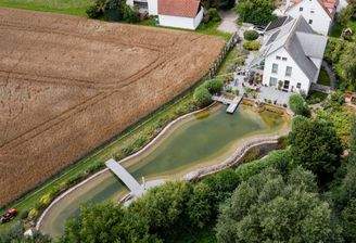Anwesen in Feldrandlage
