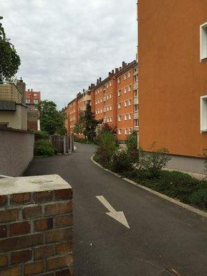 Ausfahrt Stellplätze.JPG