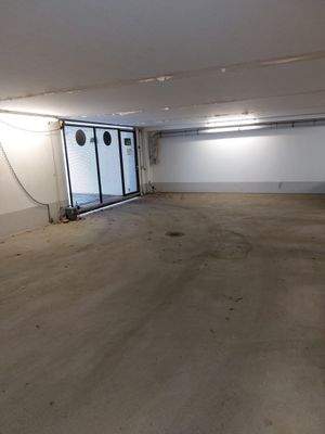 Ein-/Ausfahrt Tiefgarage