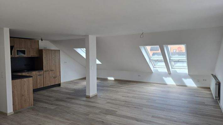 Helles Wohn- und Esszimmer 2