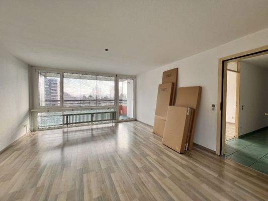 großzügiger, heller Wohnraum