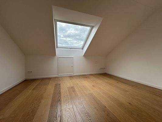Dachgeschoss mit Panoramafenster