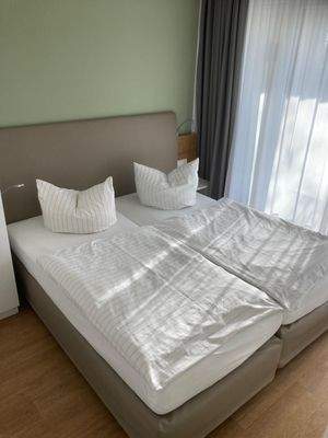 4_23-Schlafzimmer 1 Bild 1.jpg