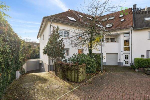 Haus und TG-Einfahrt