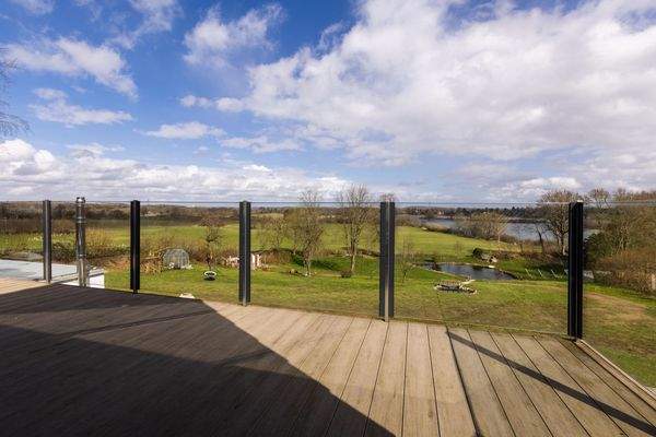 ... mit Blick zum See