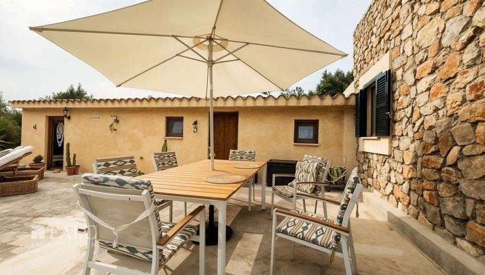 Außenanlage - (KI generiert)