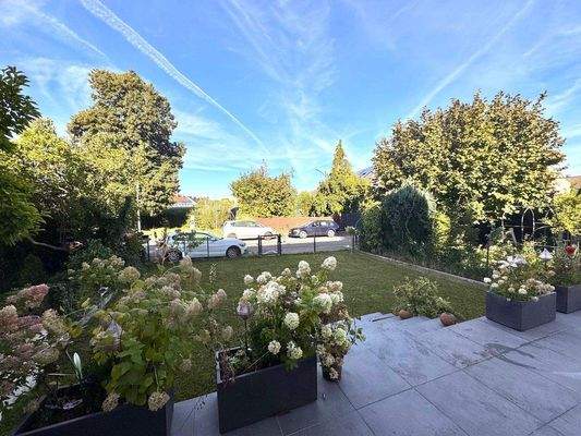 Blick in den neu angelegten Garten