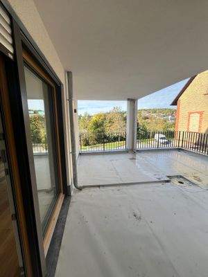 ViP_W1 - Teilüberdachte Terrasse.jpg