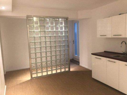 Glasbausteinwand als Raumtrennung