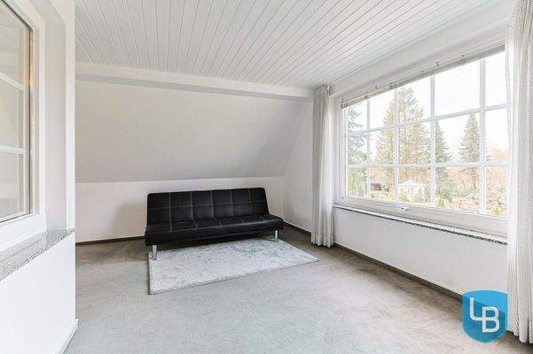 Wohnlich ausgebautes Zimmer im Dachgeschoss...