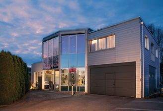 Wohnhaus mit Geschäftsfläche