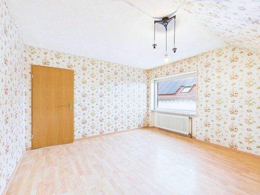 Kernsaniertes 2-3 Familienhaus zum Vollenden in Mettlach