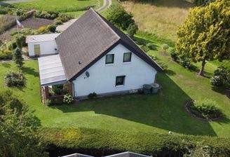 Einfamilienhaus aus der Vogelperspektive