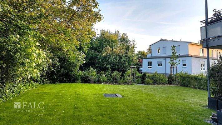 großzügiger Garten