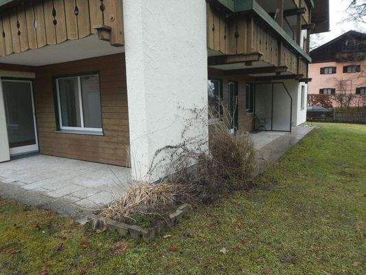Terrasse vor Kinder- und Wohnzimmer