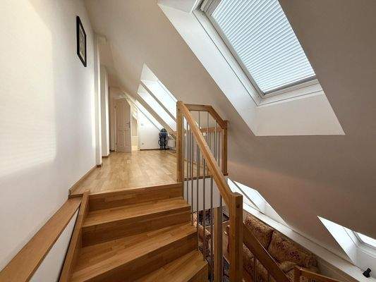 Stiegenaufgang / Gallerie - klimatisiert