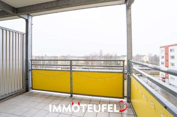 Südbalkon mit freier Sicht