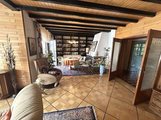 direkter Zugang zum Garten und zum Wintergarten