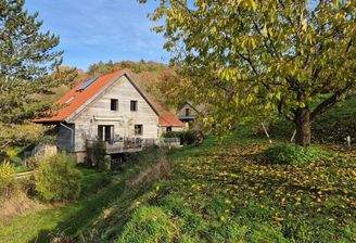 Gebäudeansicht seitlich.jpg