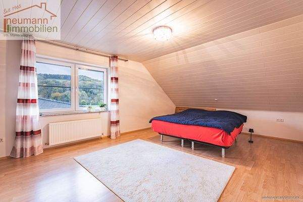 Schlafzimmer DG V1