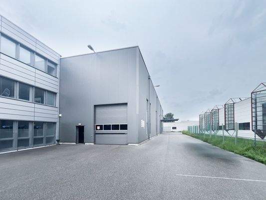 Einfahrtsbereich außen