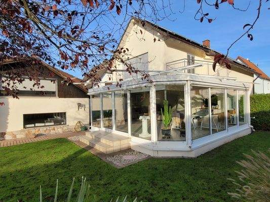 großer Wintergarten 